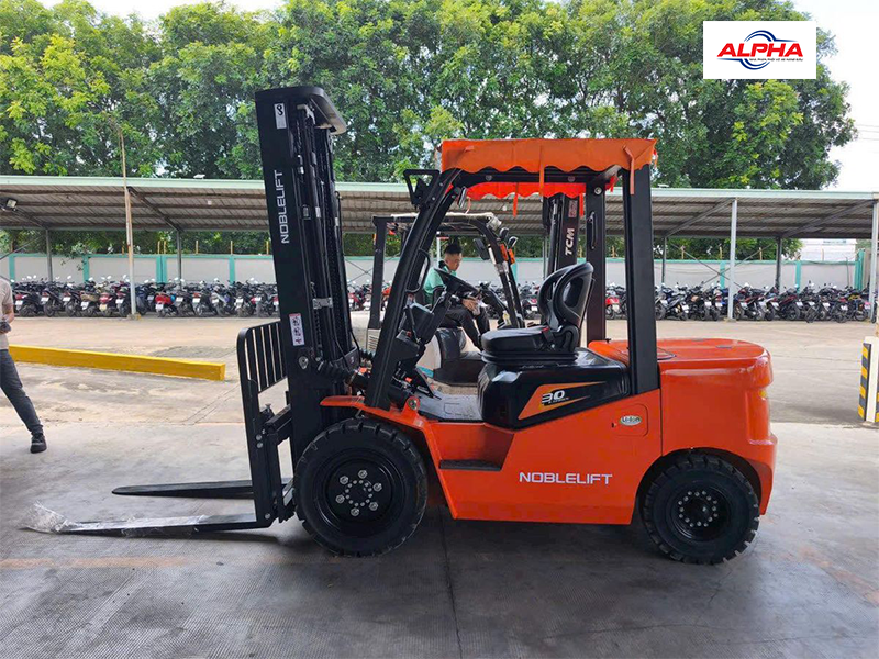 Kiểm tra xe nâng trước khi vận hành
