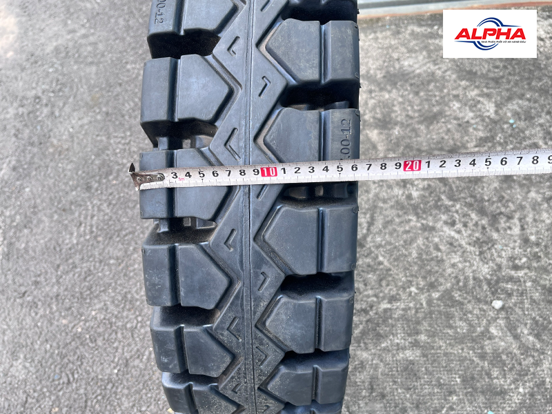 Lốp xe nâng Trelleborg 700-12 XP800