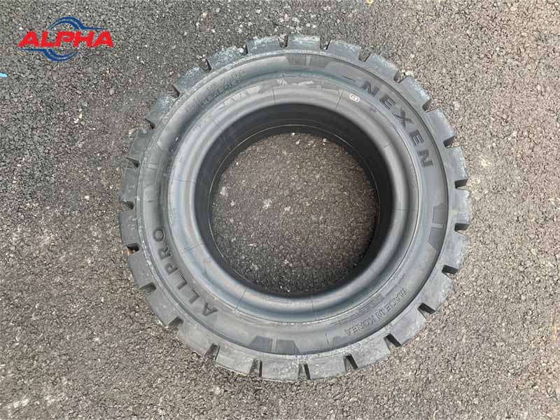 Lốp xe nâng 815-15