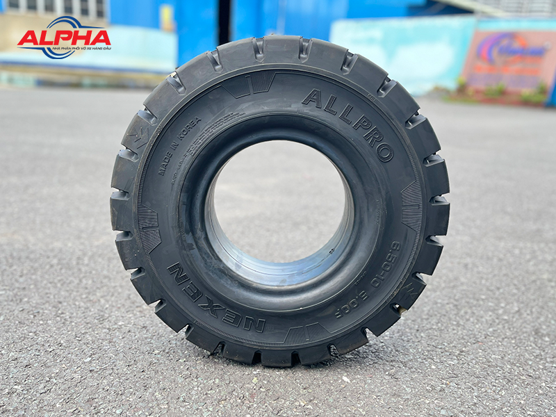 Lốp xe nâng hàng