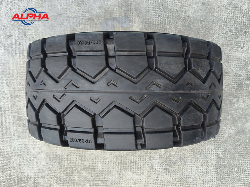 Thiết kế gai lốp dạng zig-zag