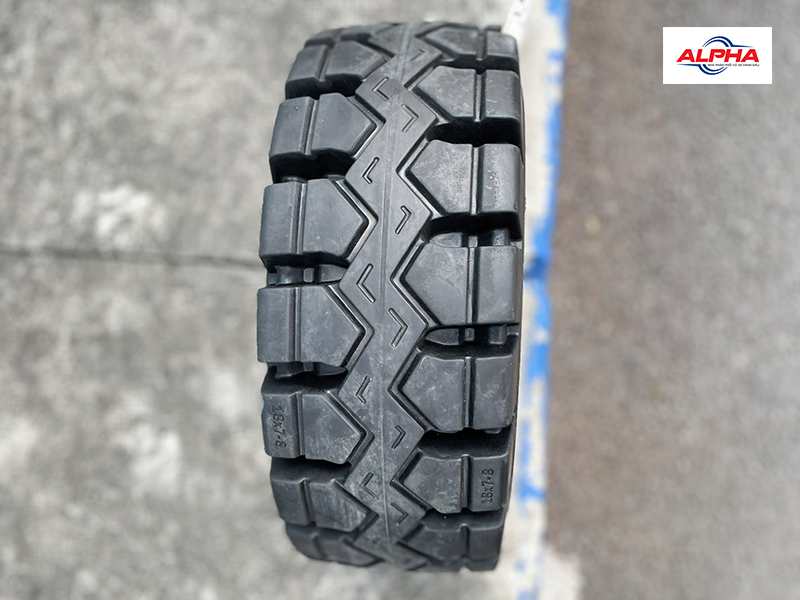 Lốp xe nâng Trelleborg 18x7-8 XP800 