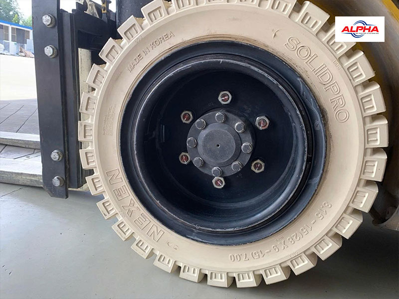 Vỏ đặc xe nâng không vết