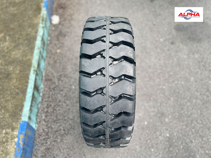 Lốp xe nâng 28x9-15 giá tốt