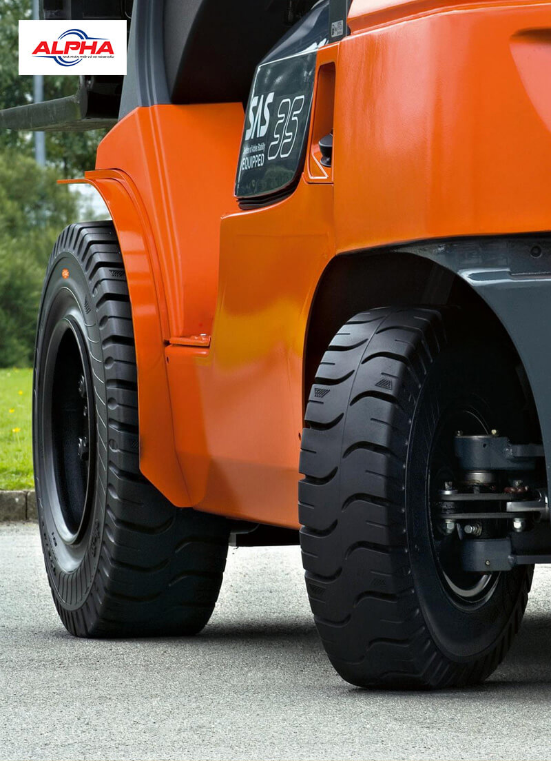 Xe nâng sử dụng vỏ Trelleborg