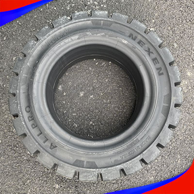LỐP XE NÂNG 815-15: BÁNH TRƯỚC XE NÂNG 3 TẤN